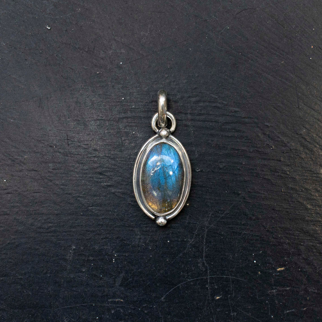 10: Labradorite Pendant